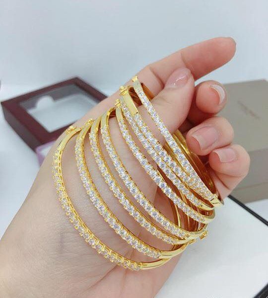 Lắc Vàng Đính Đá