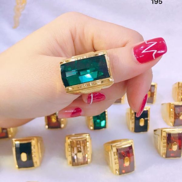 Nhẫn Vàng Gửi Gắm Nơi Bàn Tay Chàng