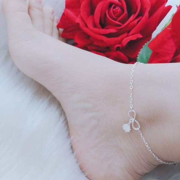 Lắc Chân Vô Cực Cỏ Bốn Lá May Mắn