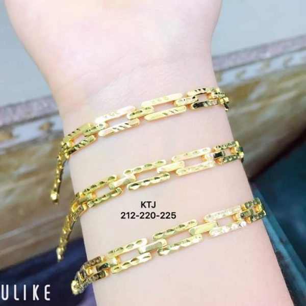 Lắc Vàng Mắt Nối Vuông