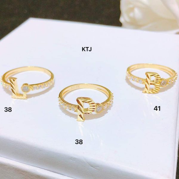 nhẫn vàng chữ cái