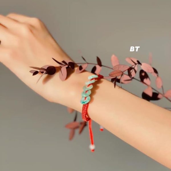dây chỉ đỏ ngọc Cẩm Thạch